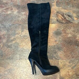 👢FREE with purchase Over the knee suede boots, great for Halloween costume.